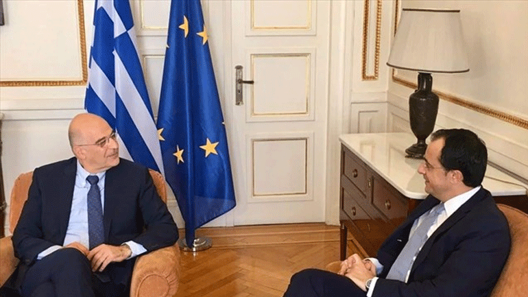 Τηλεφωνική επικοινωνία Δένδια – Χριστοδουλίδη