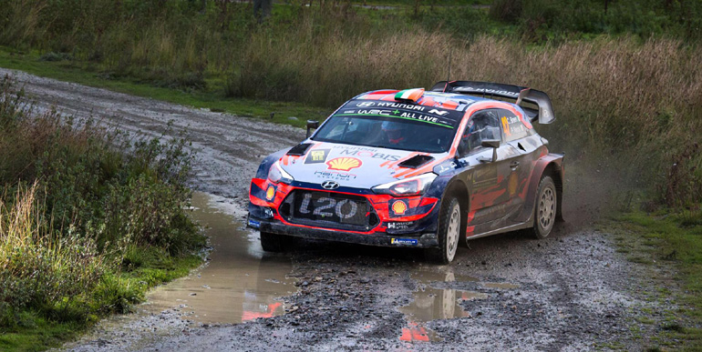 Το Hyundai i20 άντεξε σε κάθε είδους οδόστρωμα...