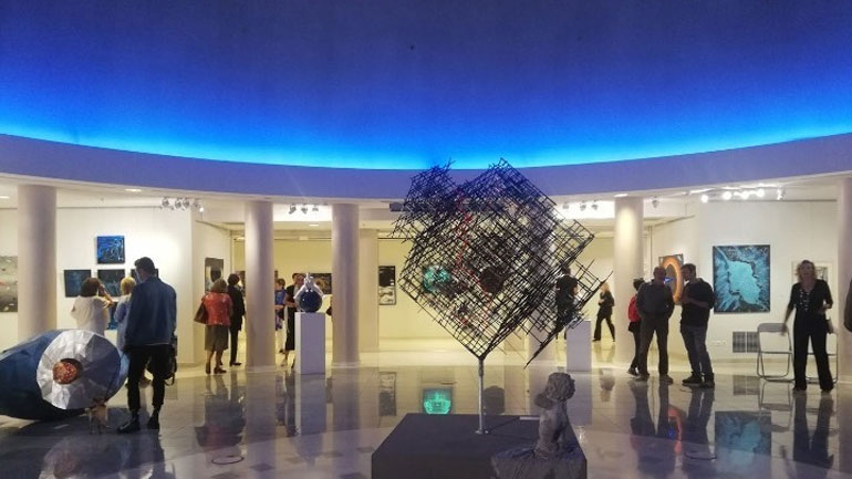 «Δεινοθήρια και Σεκόιες» από το Απολιθωμένο Δάσος της Λέσβου στο Ίδρυμα Ευγενίδου