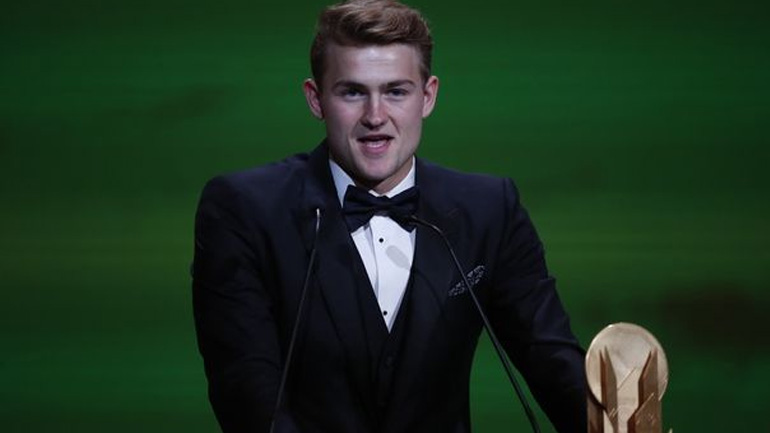 Ντε Λιχτ: «Αν δεν έπαιζα ποδόσφαιρο, θα ήμουν επιχειρηματίας»