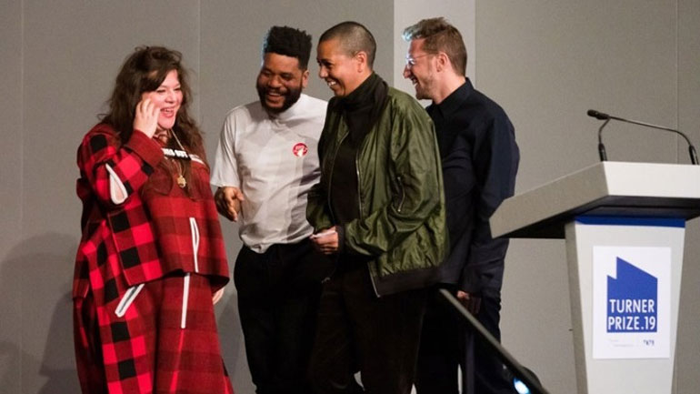 Βραβείο Turner: Με μία ιστορική απόφαση απονεμήθηκε σε τέσσερις καλλιτέχνες αντί για έναν