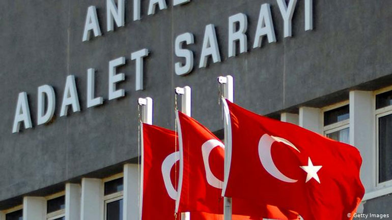 Τουρκία: Βαριές ποινές στους δύο κατηγορουμένους για τον φόνο και τον βιασμό φοιτήτριας