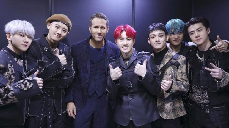 Ράιαν Ρέινολντς ενθουσιασμένος από τη συνάντηση με τους σταρ της K-pop