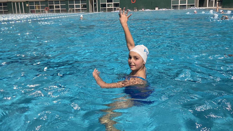 Εντυπωσιακή εμφάνιση από την Άννα Τζίμα