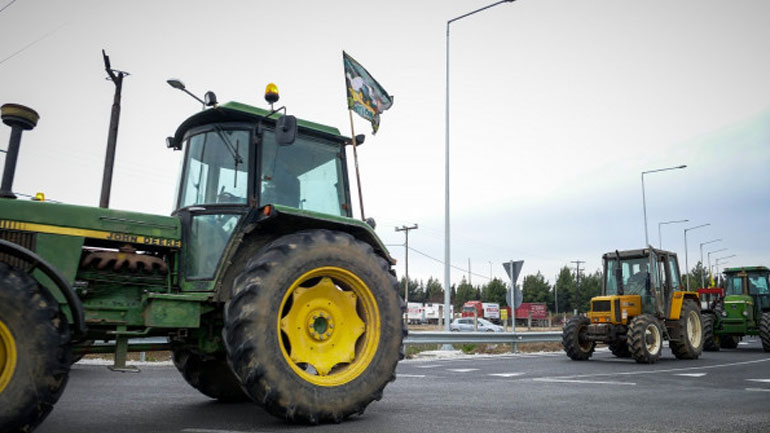 Βγήκαν στη Λάρισα τα πρώτα τρακτέρ