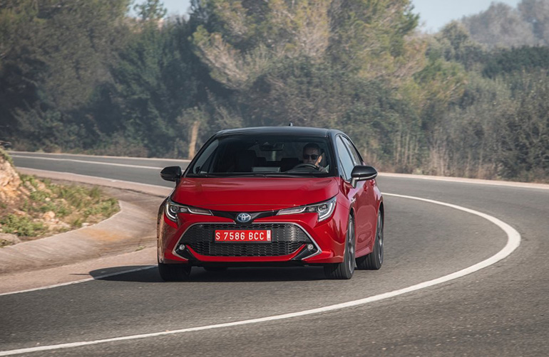 Στην πρώτη θέση των πωλήσεων βρέθηκε η Toyota (στη φωτό το Corolla)