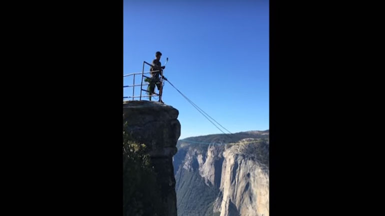 Καλιφόρνια: Άλμα ύψους 300 μέτρων που κόβει την ανάσα