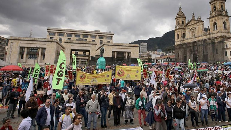 Συνεχίζονται για 14η ημέρα οι διαδηλώσεις στην Κολομβία