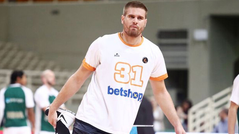 Μετακομίζει στην Τενερίφη ο Μπόγρης