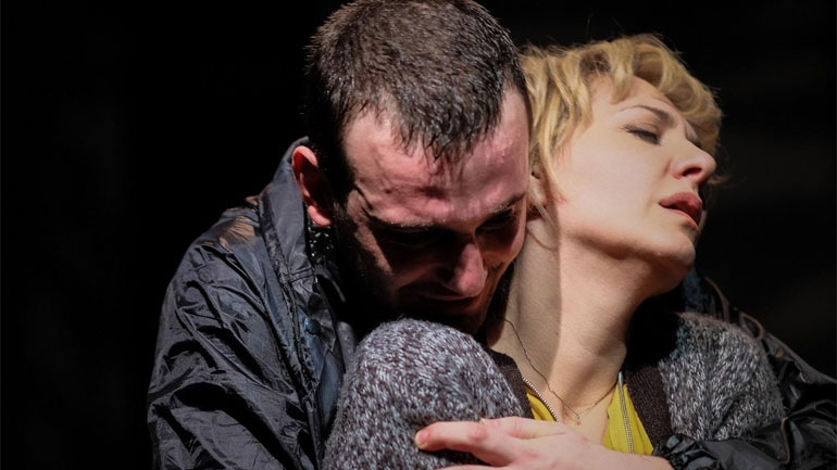 Επίσημη πρεμιέρα με λαμπερούς καλεσμένους για τον «Κύκνο» στο Θέατρο Αγγέλων Βήμα