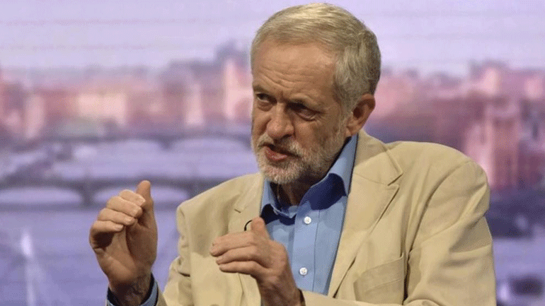 Ο Κόρμπιν εξαπολύει επίθεση με αφορμή το Brexit εν όψει του τελευταίου ντιμπέιτ με Τζόνσον