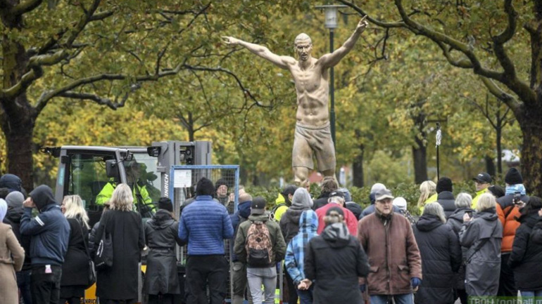Σουηδία: Οι πολίτες του Μάλμε ζητούν να μεταφερθεί το άγαλμα του Ιμπραΐμοβιτς στη Στοκχόλμη