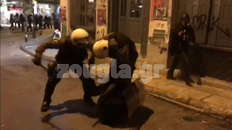 Ξύλο και συλλήψεις στους δρόμους των Εξαρχείων