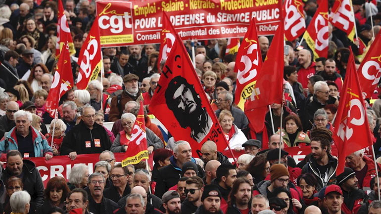 Γαλλία: Τα συνδικάτα καλούν σε νέες απεργίες και διαδηλώσεις για το συνταξιοδοτικό