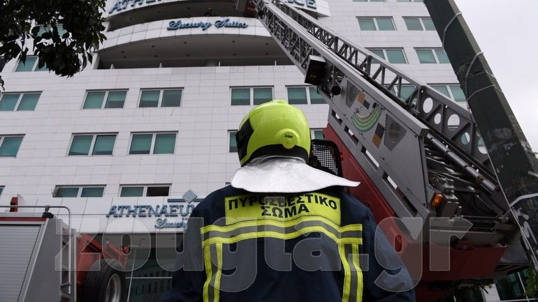 Φωτιά σε ξενοδοχείο στη Συγγρού: Το χάος που αντίκρισαν οι αστυνομικοί