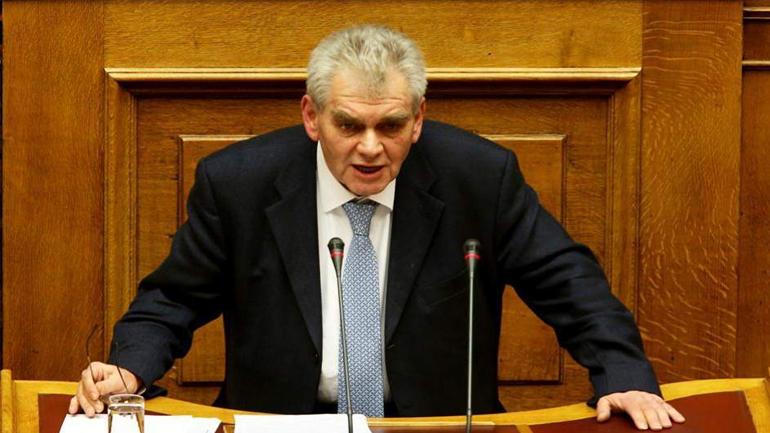 Παπαγγελόπουλος: «Οι συκοφάντες να μην κατηγορήσουν και το αγαπημένο μου σκυλάκι»