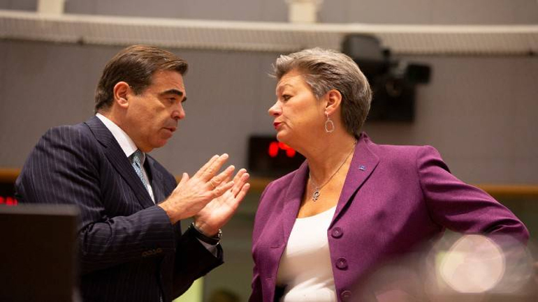 Σχοινάς – Γιόχανσον: Η ΕΕ προσηλωμένη στην συμφωνία με την Τουρκία