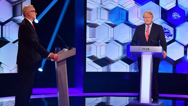 Βρετανία: Τζόνσον και Κόρμπιν «διασταύρωσαν τα ξίφη τους» στο τελευταίο ντιμπέιτ πριν τις εκλογές