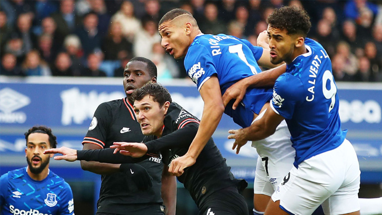 «Φρέναρε» την Τσέλσι και «ανάσανε» η Έβερτον