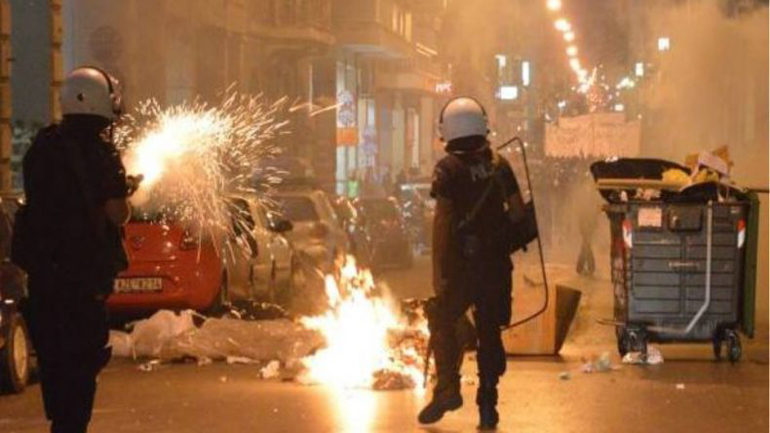 Πάτρα: Την Τρίτη η απολογία πέντε εκ των επτά συλληφθέντων. Τρεις οι τραυματίες αστυνομικοί