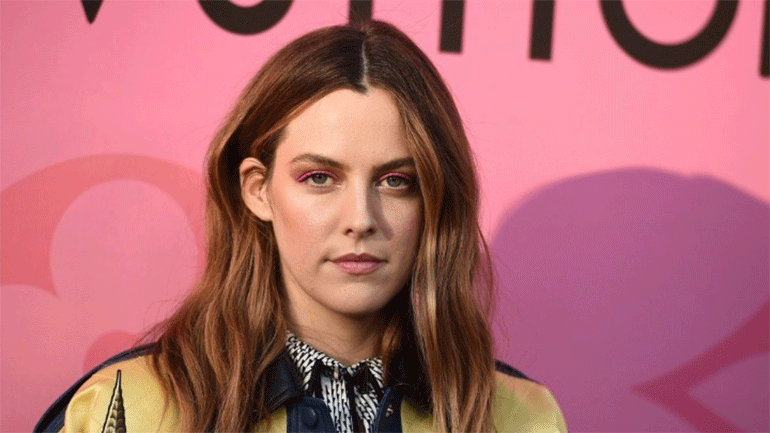 Ράιλι Κίο και Καμίλα Μορόνε στην τηλεοπτική μεταφορά του «Daisy Jones & The Six»