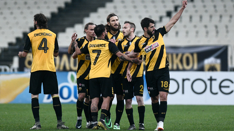 Άνετα η ΑΕΚ, 5-0 τον Πανιώνιο