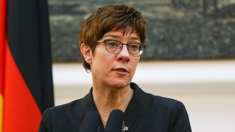 Καρενμπάουερ: Να ληφθούν νέα μέτρα σε βάρος της Ρωσίας για τη δολοφονία Γεωργιανού στο Βερολίνο