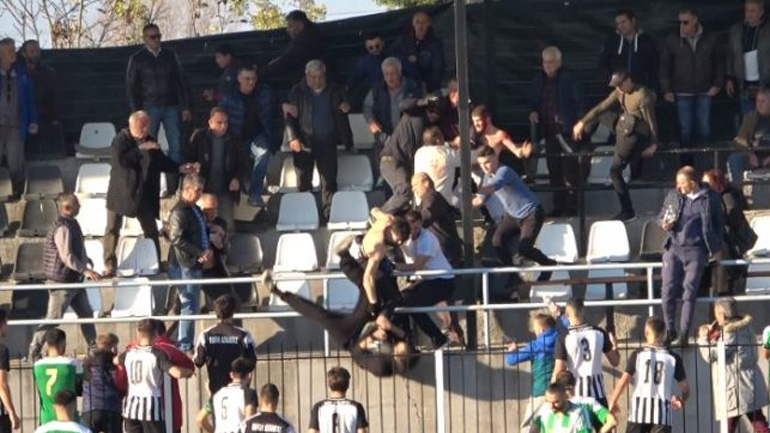 Άγρια επεισόδια στον αγώνα Νίκη Αγκαθιάς – Αγροτικού Αστέρα Ευόσμου Άγρια επεισόδια στον αγώνα Νίκη Αγκαθιάς – Αγροτικού Αστέρα Ευόσμου