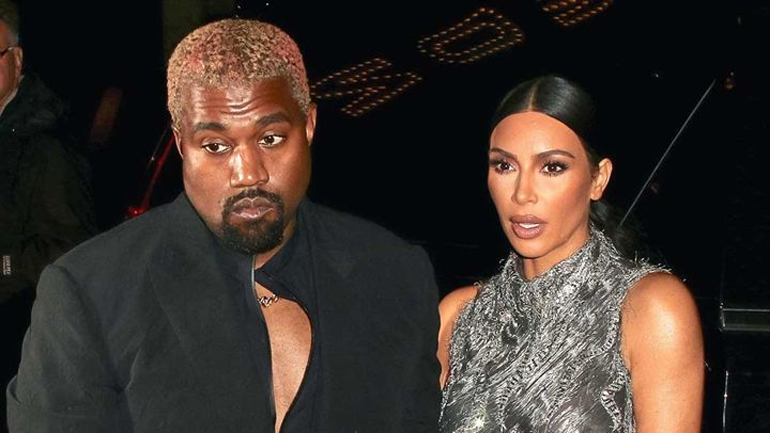 Τρολάρουν την Kim Kardashian για την κακόγουστη χριστουγεννιάτικη διακόσμηση στο σπίτι της