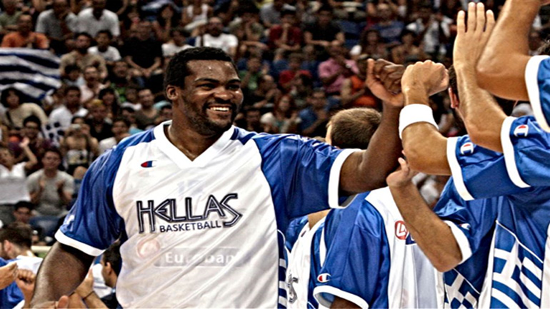 Ο σωσίας τού Σοφοκλή Σχορτσιανίτη είναι τραγουδιστής τής Τζαζ