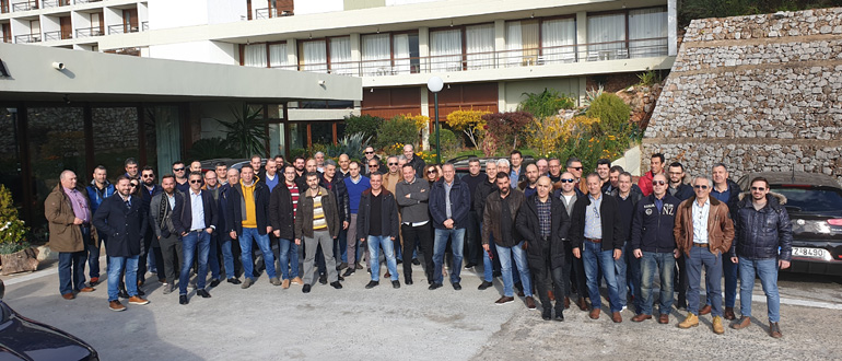 Αναμνηστική φωτογραφία συνεργατών της μάρκας Jeep απ' όλη την Ελλάδα