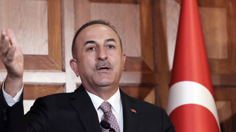 Τσαβούσογλου: «Μη νόμιμες οι επαφές της Ελλάδας με τον στρατηγό Χαφτάρ»