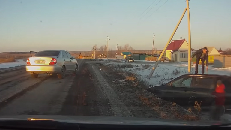 Κωμικός καβγάς μεταξύ οδηγών στη Ρωσία