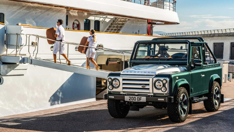 Το πιο σπέσιαλ Land Rover Defender αξίας 285.000 ευρώ