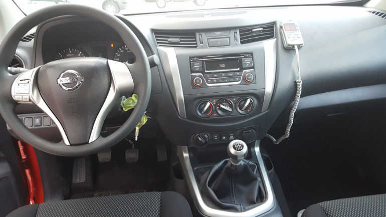 Το εσωτερικό θυμίζει επιβατικό όχημα...