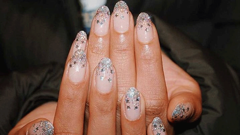 Confetti Nail Art: Το trend των φετινών γιορτών στο μανικιούρ!