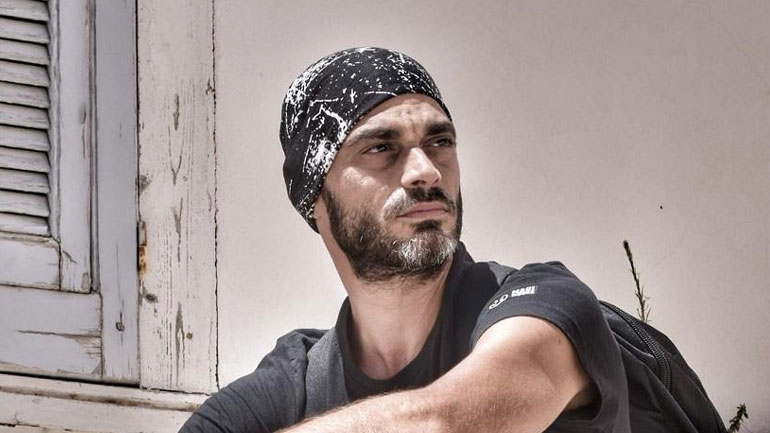 Ζητεί την ψήφο των απανταχού Ελλήνων για να διασχίσει τον Βόρειο Πόλο