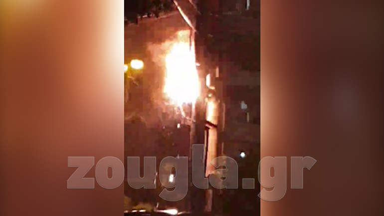 Κεραυνός χτυπά κολόνα της ΔΕΗ στο Περιστέρι