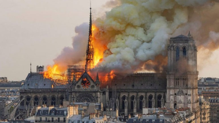 Η πυρκαγιά στην Παναγία των Παρισίων είχε τα περισσότερα tweets το 2019