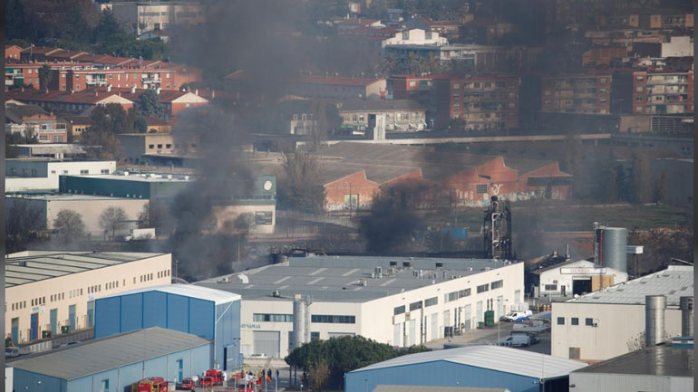 Πυρκαγιά σε χημικό εργοστάσιο στην Καταλονία
