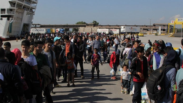 Στο λιμάνι του Πειραιά έφτασαν 99 πρόσφυγες και μετανάστες