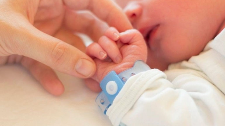 Κίνδυνος καρκίνου για τα παιδιά που γεννιούνται με εξωσωματική από κατεψυγμένα ωάρια