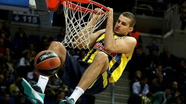 Ο Νεμάνια Μπιέλιτσα 38ος υποψήφιος για την All Decade Team