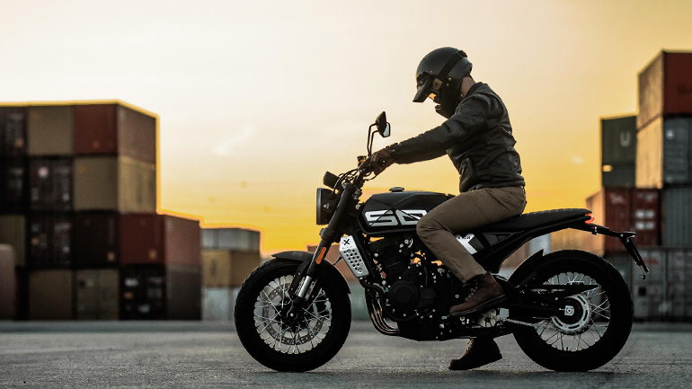 Brixton Crossfire 500: Στην παραγωγή και με δικύλινδρο κινητήρα