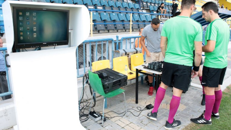 Super League 50 διαιτητικές αποφάσεις άλλαξαν στον πρώτο γύρο μέσω του VAR Super League 50 διαιτητικές αποφάσεις άλλαξαν στον πρώτο γύρο μέσω του VAR