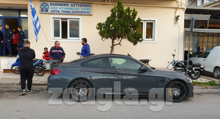Η συλλεκτική BMW M4 έξω από το Αστυνομικό Τμήμα Ασπροπύργου