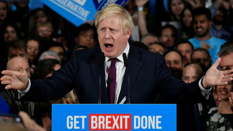 Ο Τζόνσον προτρέπει τα μέλη των Συντηρητικών να «γιορτάσουν» το αποτέλεσμα