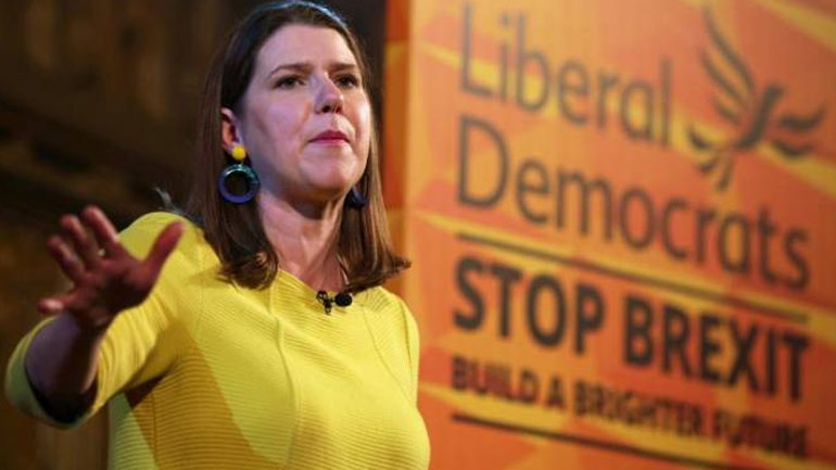 Βρετανία: Η επικεφαλής των Φιλελεύθερων Δημοκρατών έχασε την έδρα της από το Σκωτσέζικο Εθνικό Κόμμα