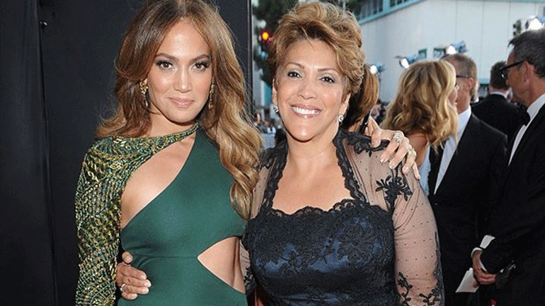 Ο χορός της Jennifer Lopez με τη μητέρα της σε συναυλία της