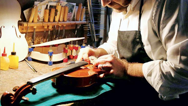 Ρουμανία: «Πρωταγωνιστής» στις εξαγωγές βιολιών της Ε.Ε.